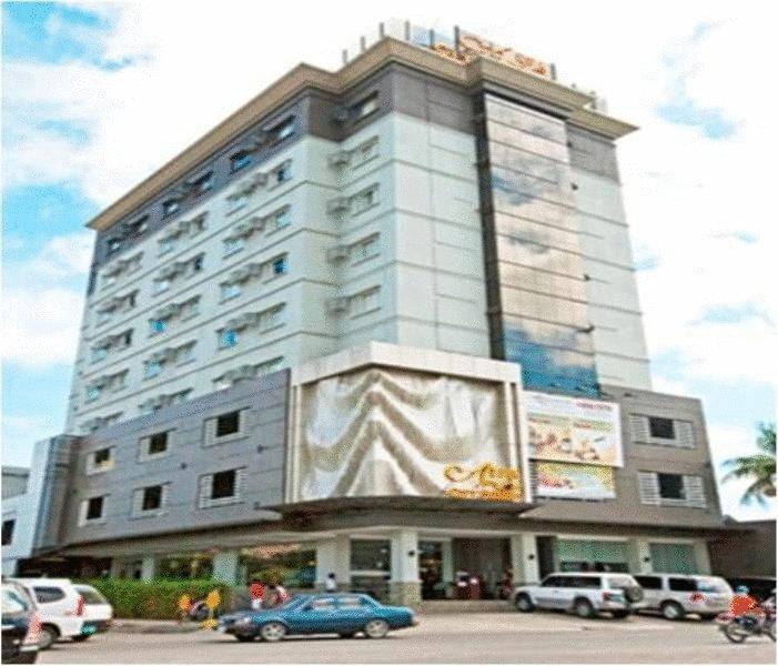 Alpa City Suites Hotel Cebu Buitenkant foto