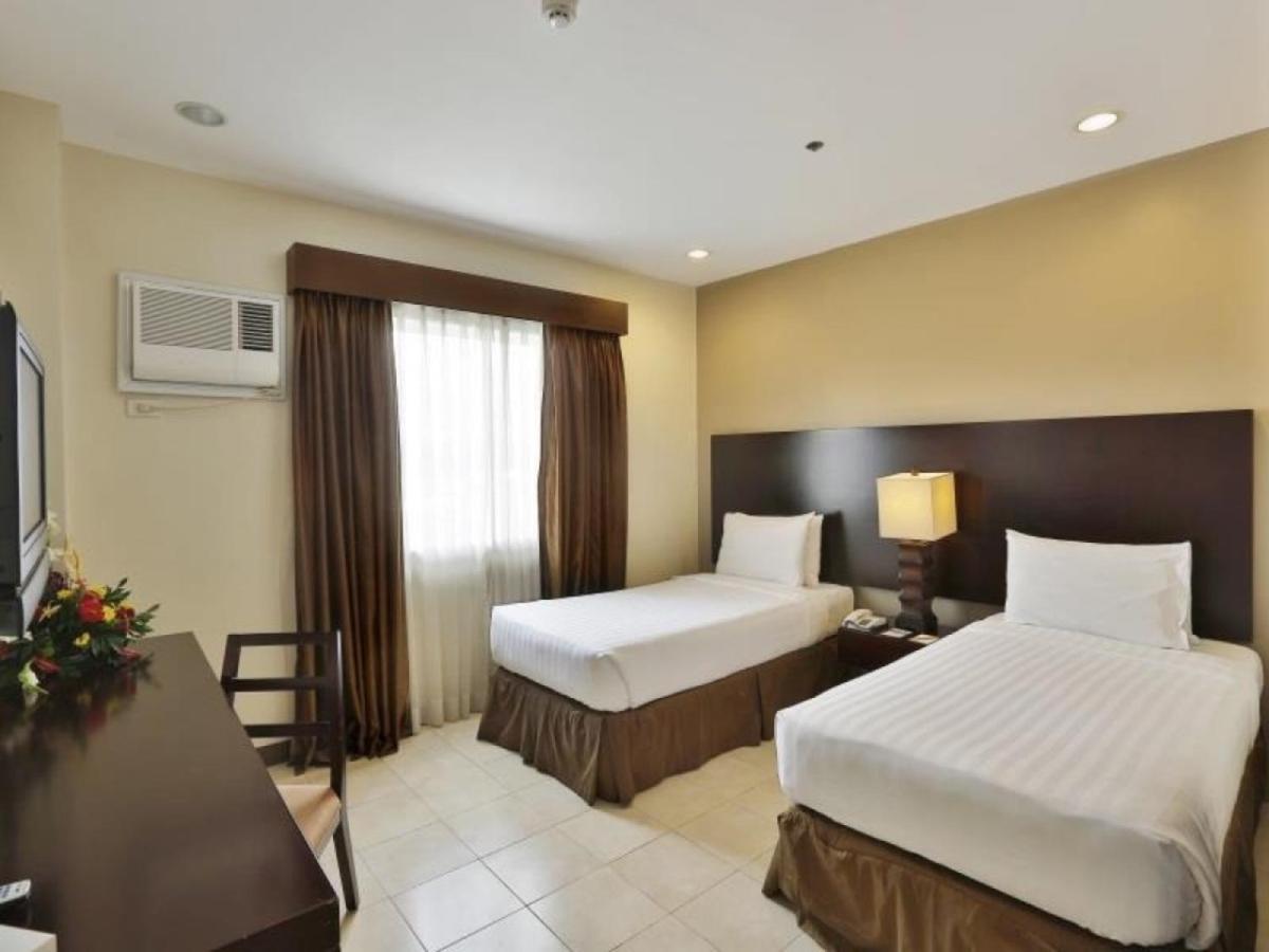 Alpa City Suites Hotel Cebu Buitenkant foto