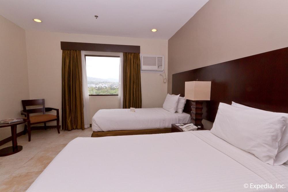 Alpa City Suites Hotel Cebu Buitenkant foto