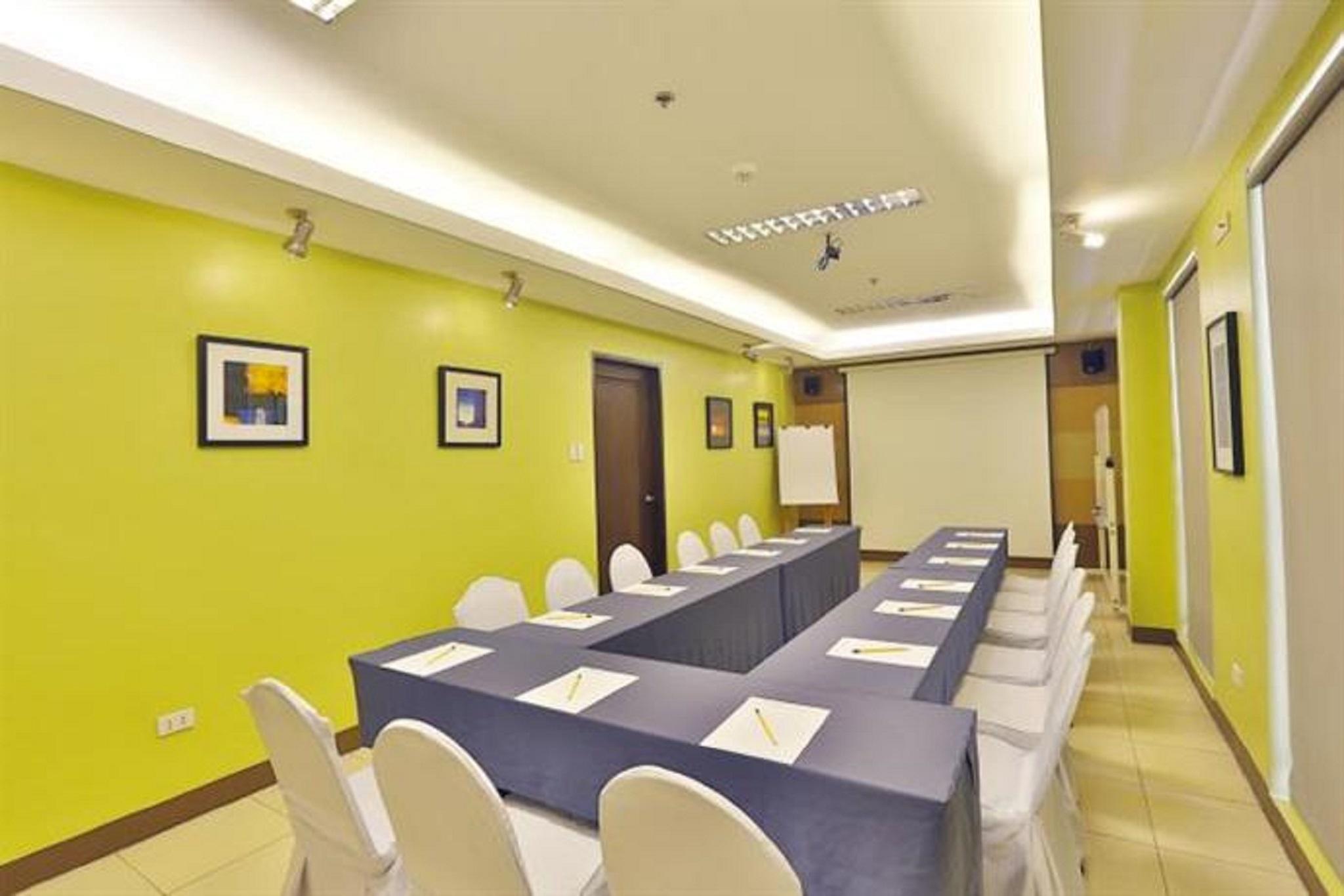 Alpa City Suites Hotel Cebu Buitenkant foto